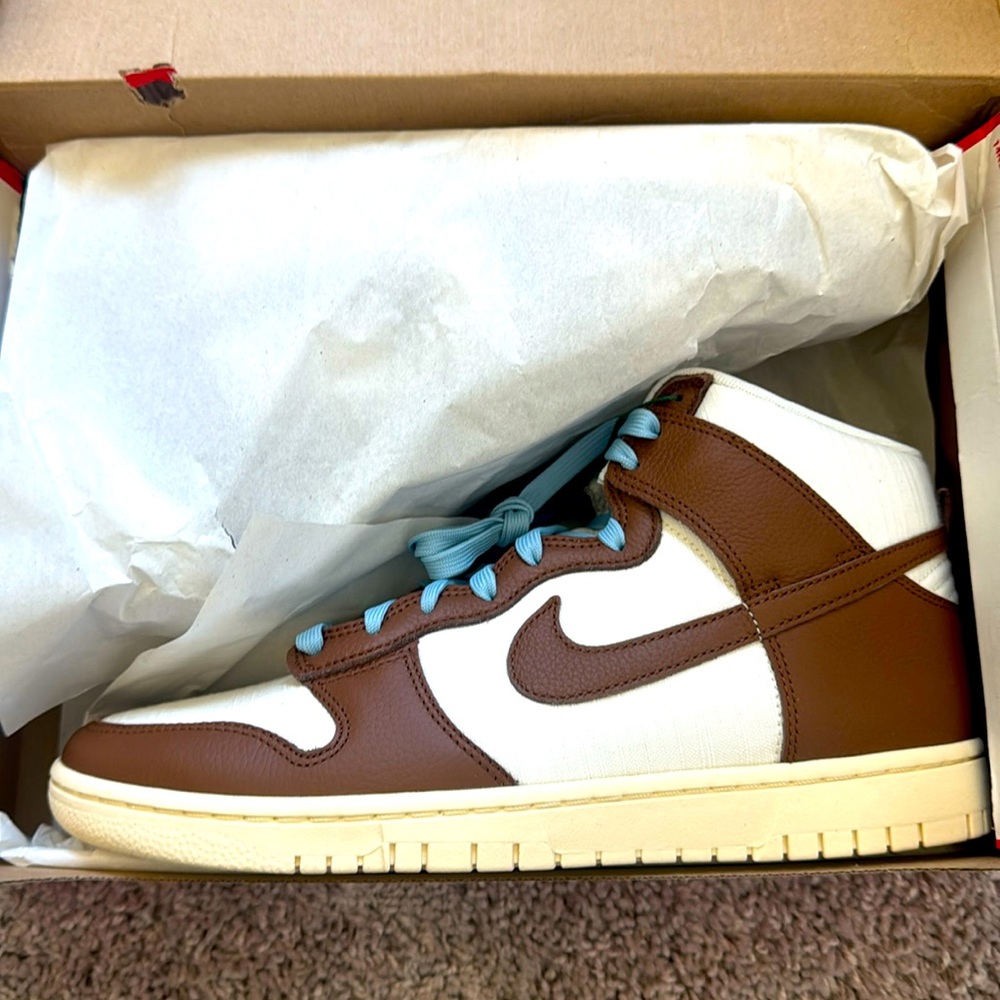 Nike Dunk Hi Retro PrM
New
11 US Men